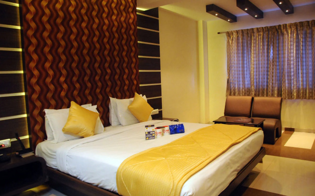 OYO Premium Avinashi Road Hope College