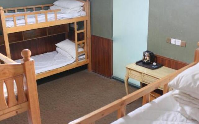 Canal International Youth Hostel