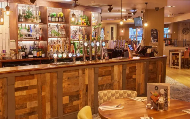 Caledonian Hotel
