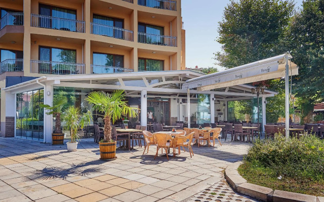 Paradise Hotel - Pomorie