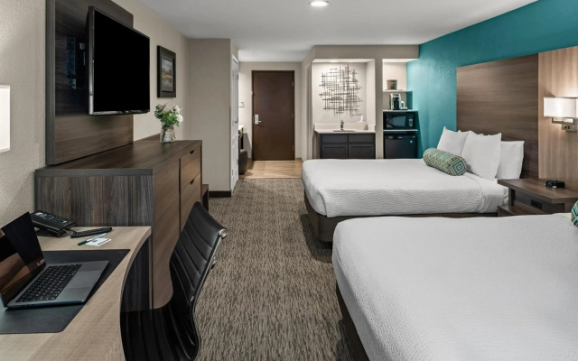 Yosemite Southgate Hotel & Suites