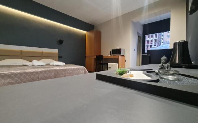 La Mirage Apartment 03