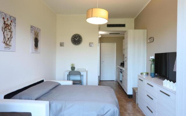 Pietrenere APT with Balcony 120m from the Sea