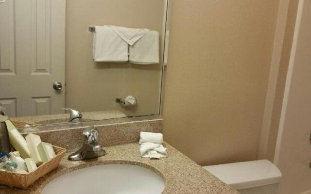 Relax Inn North Babylon
