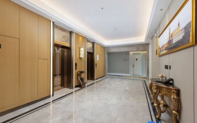 Vienna International Hotel (Luoding Xicheng Duxuan Branch)