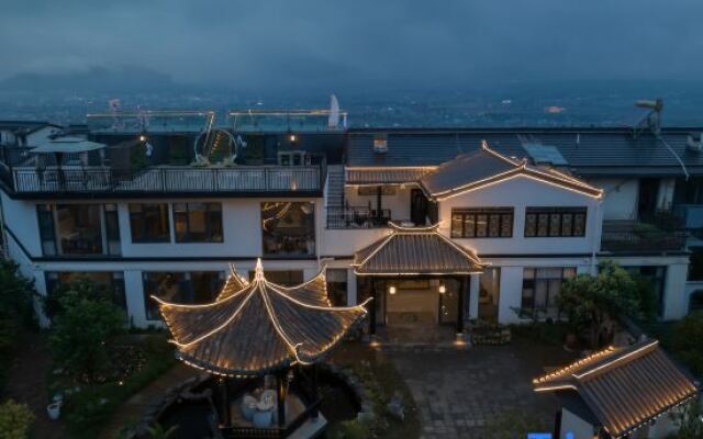 Qianxun Hot Spring Courtyard Hotel