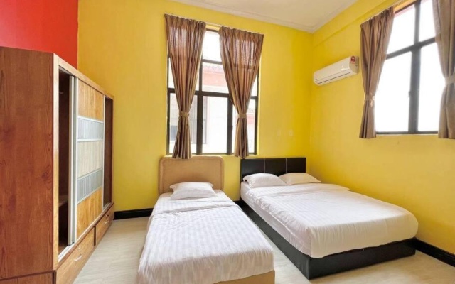 VACATION HOME PENTHOUSE MARINA COURT CONDO RESORT KOTA KINABALU 5 bedrooms 15 pax – Guest Rooms – Kota Kinabalu
