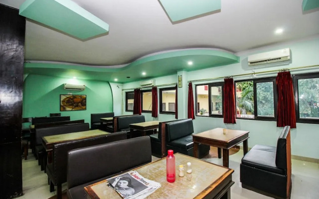 OYO Flagship 22531 C Scheme Ashok Nagar