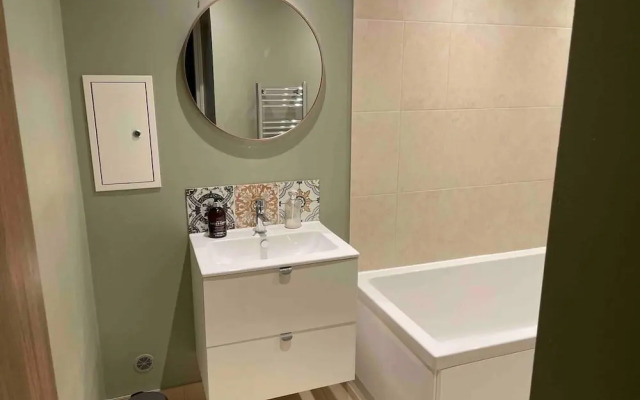 Stunning Apartment by The Leas, West End