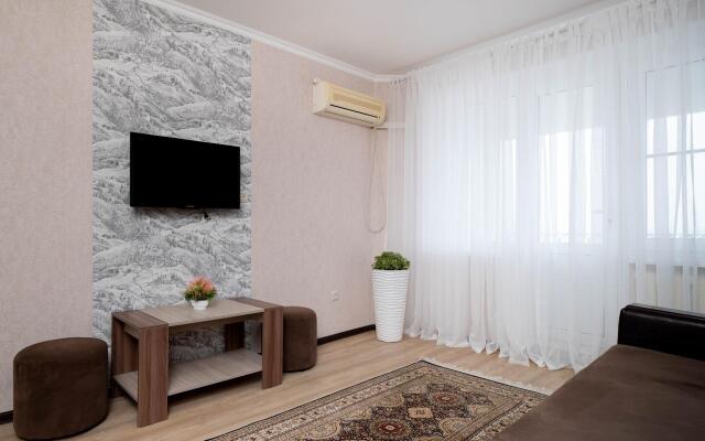 Электра Холидей