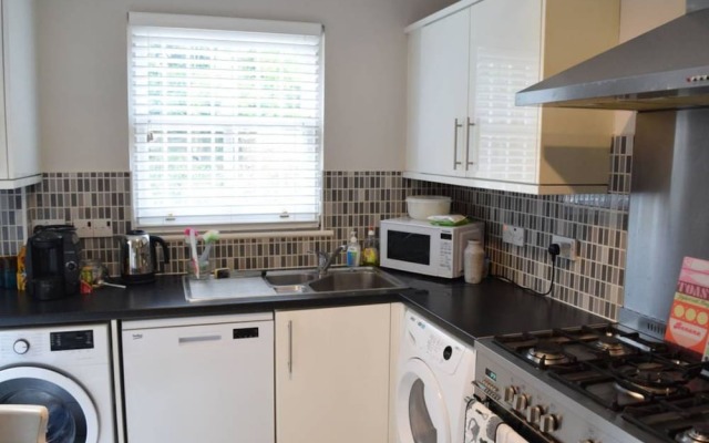 3 Bedroom House Close to Victoria Park