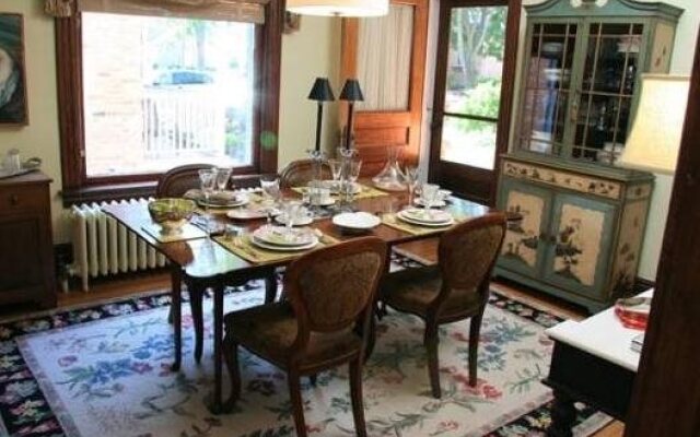 The Caversham House Bed and Breakfast