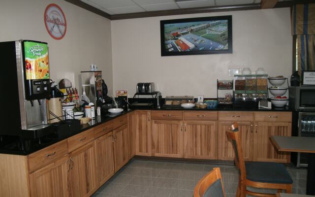 Howard Johnson by Wyndham Hattiesburg