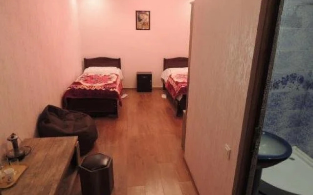 Roza Guesthouse