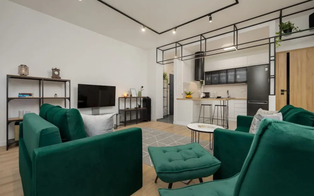 Warsaw Apartment With Terrace by Renters