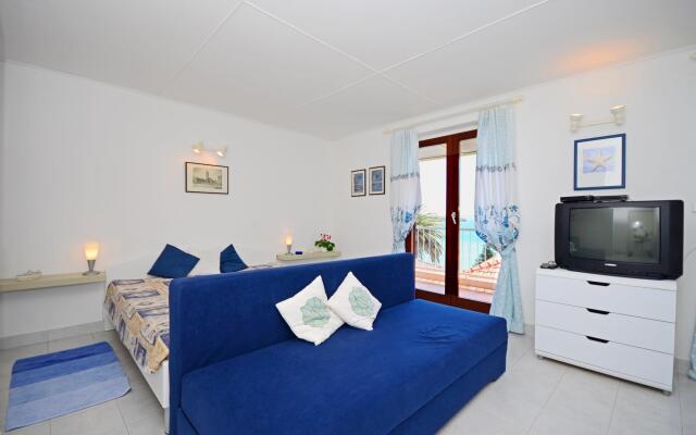 Apartment Dubravka in Banjol - island Rab