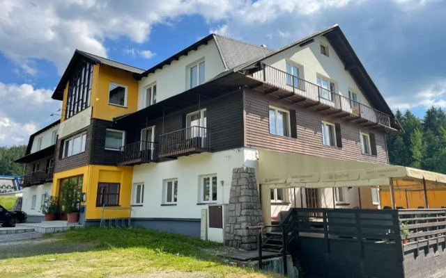 Hotel Harrachov Inn