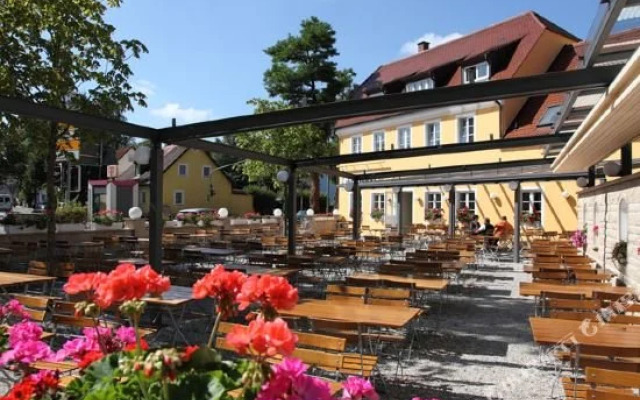 Hotel - Restaurant ZORBAS