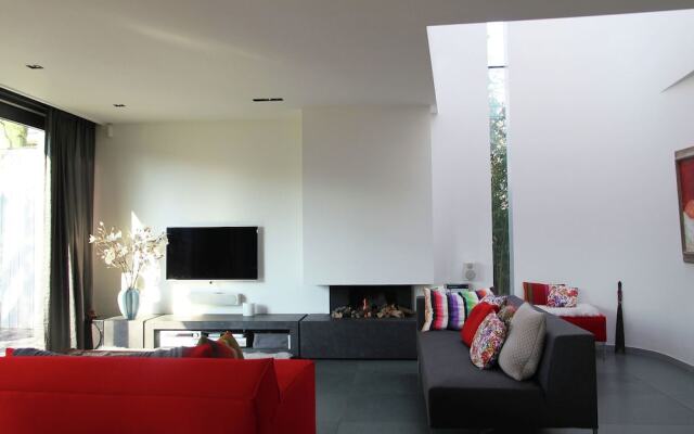Quiet Villa in Bergen with Pond