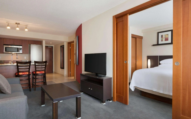 Embassy Suites Montréal by Hilton