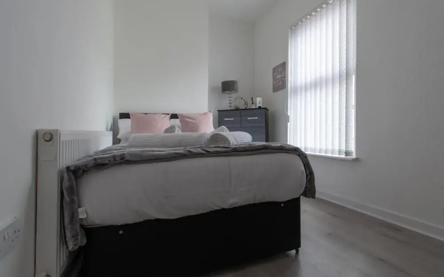Lux Apartments 4 Bedroom House Sutcliffe