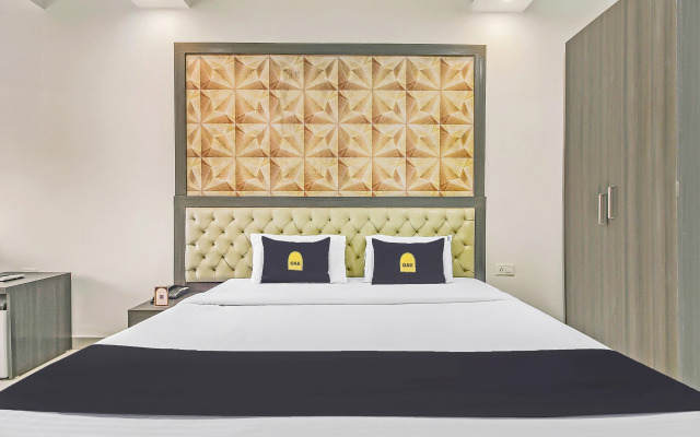 Super OYO Townhouse OAK The Platinum Studio 50