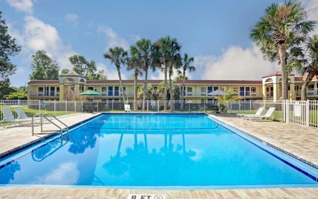 Days Inn by Wyndham Jacksonville South Memorial Hospital