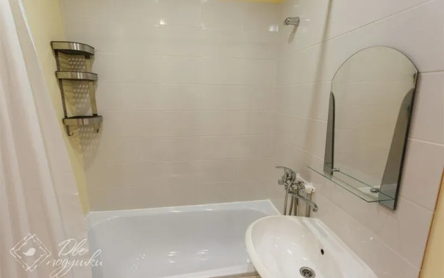 Dve podushki na ul. Petina, d. 25, kv.78