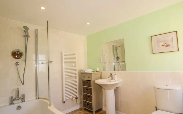 5 Williamston Steading