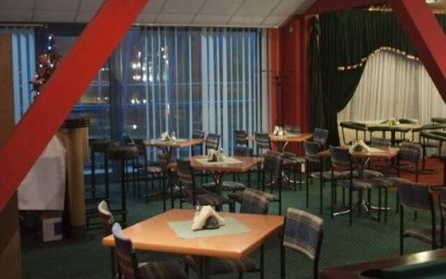 Hotel 222