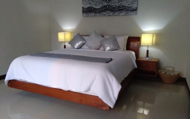 Gathering With 5 Bedroom Center House Villa – Guest Rooms – Kuta