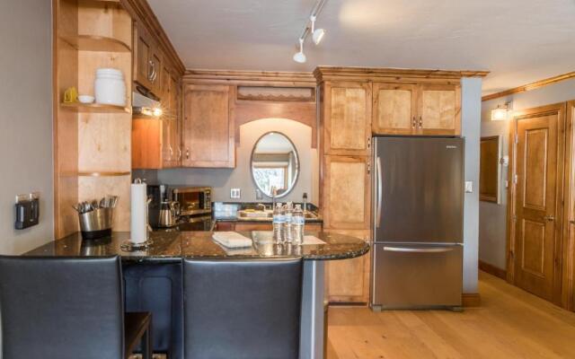 Lionshead Arcade Condo Rentals