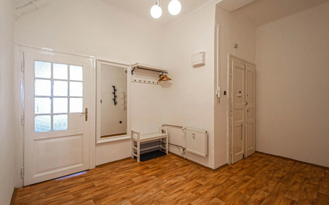 Super Central Billiard and Darts Big Apartment