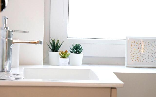 Minimalist Studio Apartments in Old Town by Hostlovers