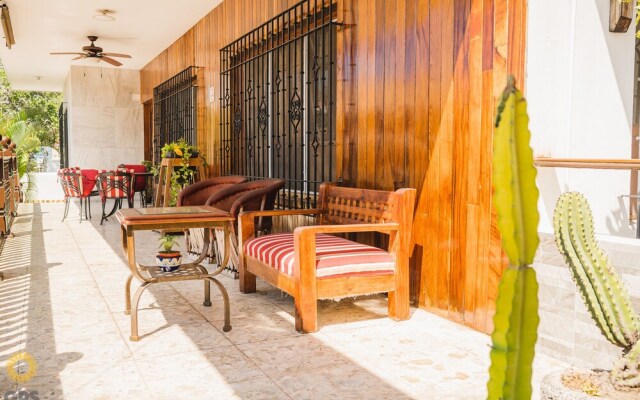 Meson del Capitan Apartments