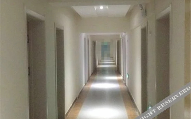 Super 8 (Jinzhou South Bridge)