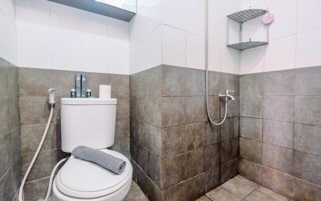 Fancy And Nice Studio At Green Pramuka City Apartment