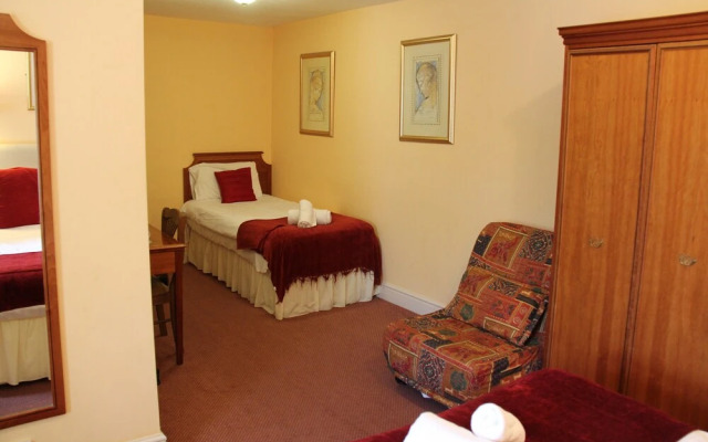 Oriel Hotel