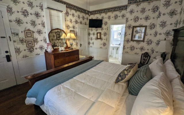 Old Powder House Inn