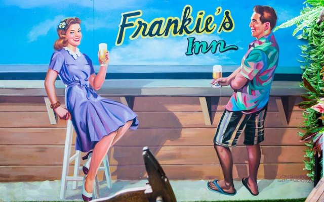 Frankie's Inn