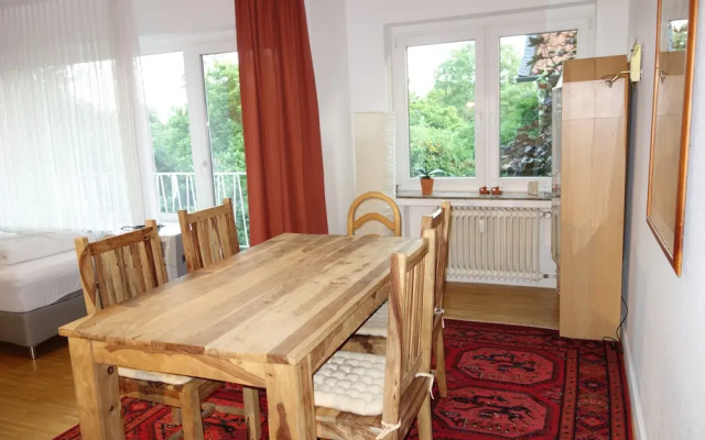 Tolstov-Hotels Large 3 Room Apartment