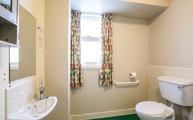 The Richmond Arms Hotel by OYO