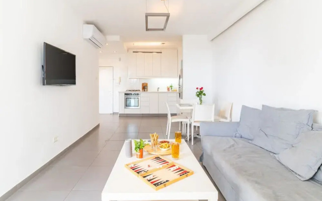 Top Tier Apartment with Swimming Pool