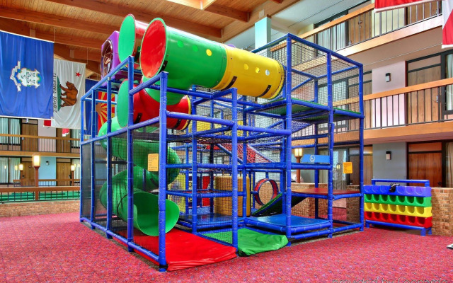 MCM Grande Hotel & Fun Dome