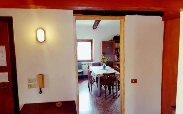 Large Top 3 Rooms Flat Central Rialto