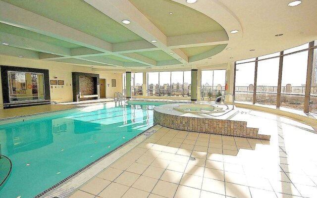 Sarkar Suites - 3888 Duke of York Blvd