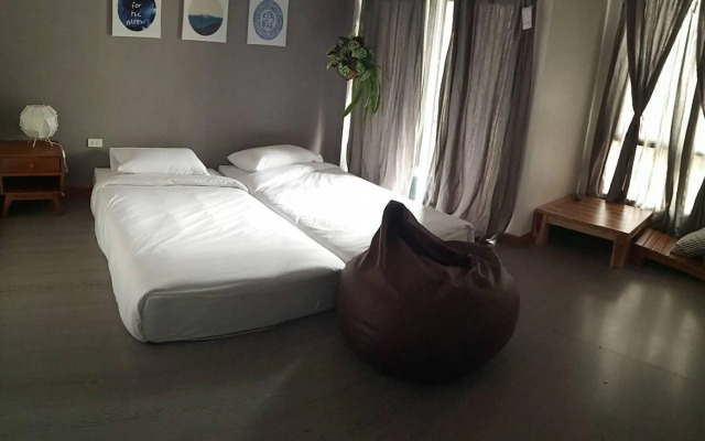 the corn resident maesot