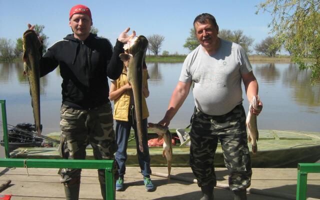 Усадьба Уваринка