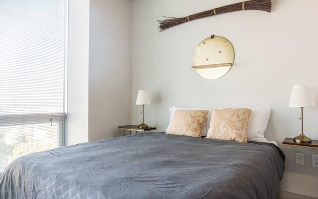 Magnificent Uptown Views In 1BR Apt