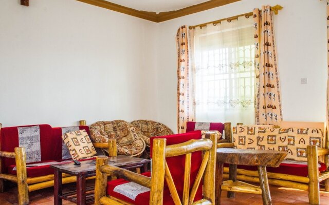 Queen Elizabeth Park View Tourist Lodge